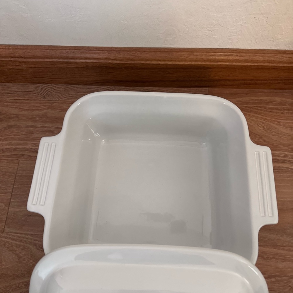 Le Creuset White Stoneware Shallow Square Covered Baker - Brand New - Picture 4 of 6